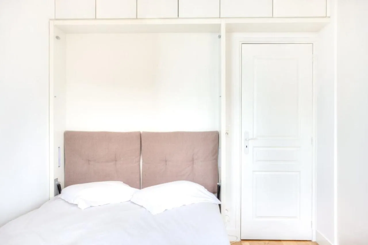 Cozy Furnished Studio In A Quiet Area In The Center Beausoleil Apartment