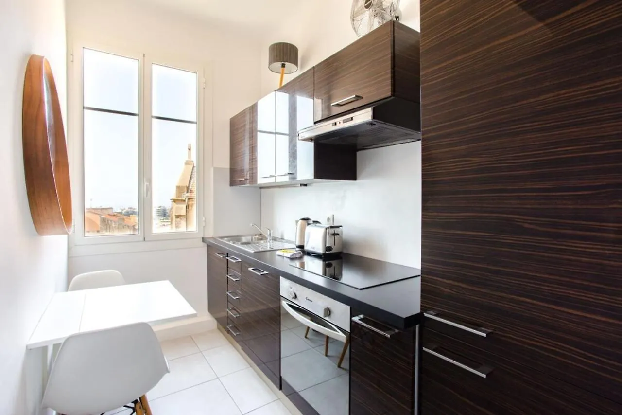 Cozy Furnished Studio In A Quiet Area In The Center Beausoleil Apartment France